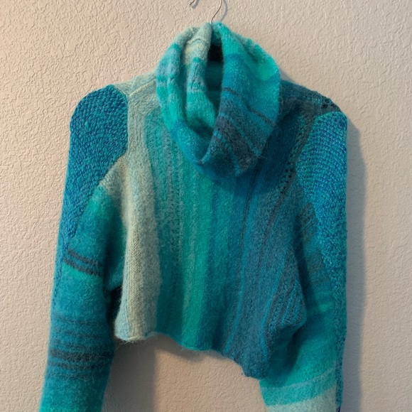 Free People “Cloud Kicker” Blue Alpaca Crop Sweater- XS/S - Picture 5 of 14